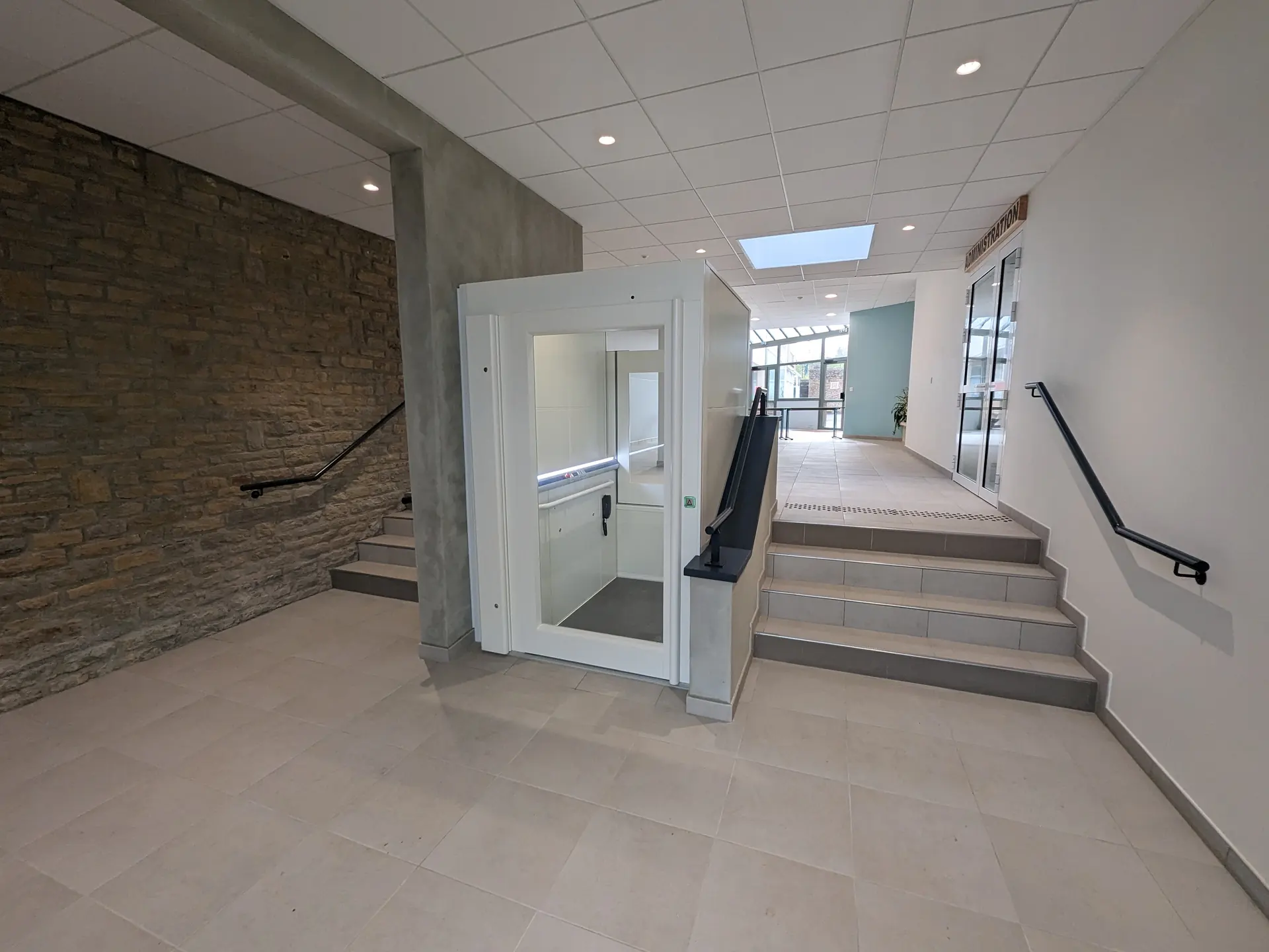Installation accessibilité et élévateur PMR EPMR