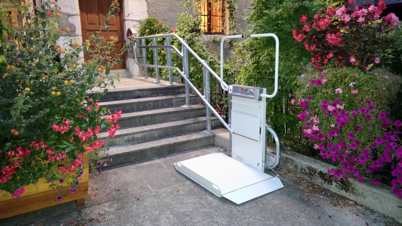 Installation accessibilité et élévateur PMR EPMR