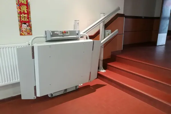 Plateforme monte-escalier au Lycée Chevreul